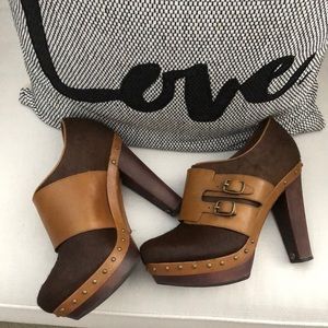 Selling Ugg’s and  betsy shoes